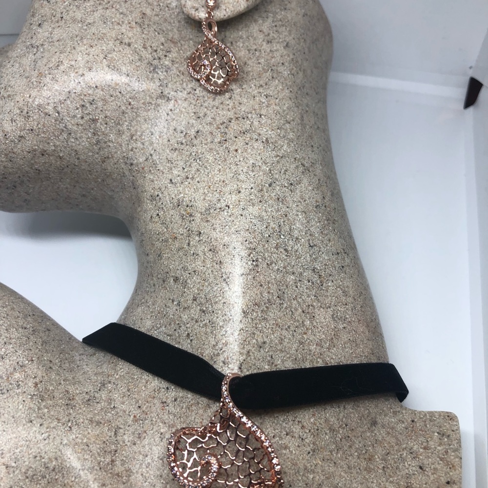 Vintage rose gold finish crystal necklace earrings
